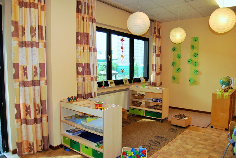 In diesem Bereich stehen unterschiedliche Bau- und Konstruktionsmaterialien bereit. Des Weiteren finden die Kinder dort Puzzles und Lernspiele zur freien Verfügung.